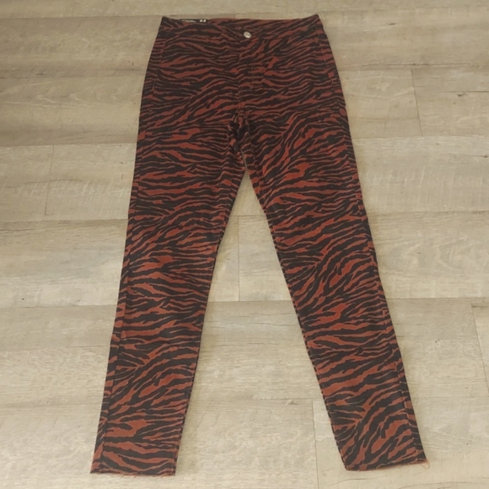 H & M DIVIDED Zebra Print Super Skinny Ankle Jeans